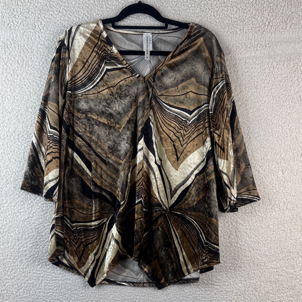 NWOT Forgotten Grace Womens Brown Tan Abstract Velvet V-Neck Top PLUS SIZE 3X